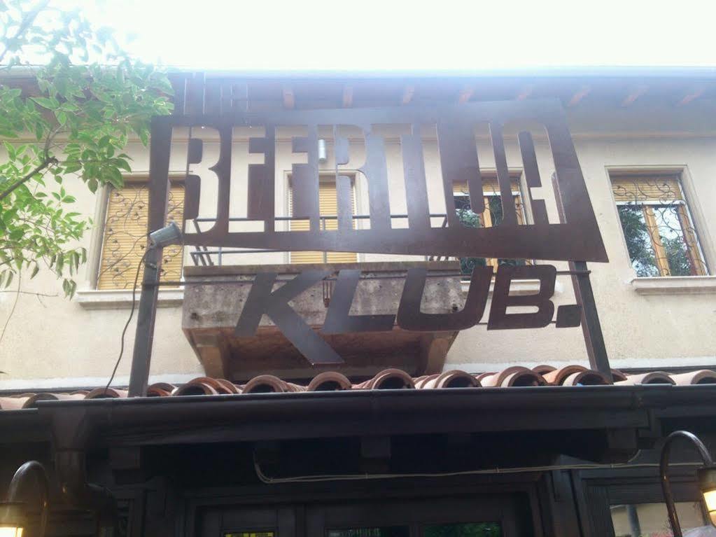 Das Hostel Rijeka Luaran gambar